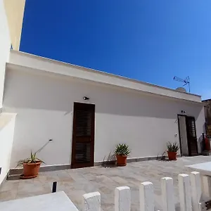 https://zisas-holiday-house.sicilyhotelsitaly.net